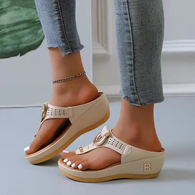 Sandales Compensées Femme – Chic, Confortables & Élégantes